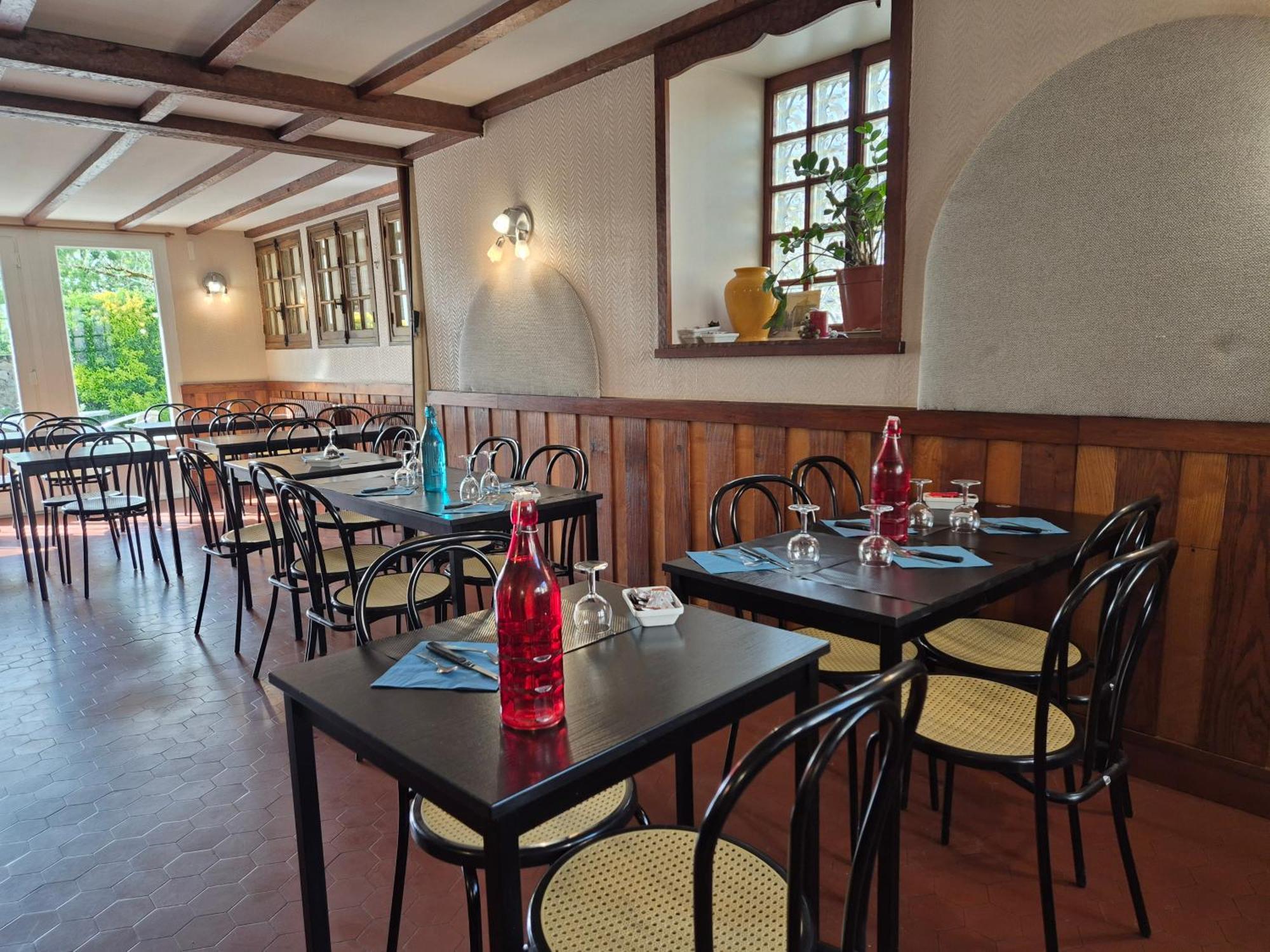 Logis Hotel Restaurant L'Oustal Naves  Eksteriør bilde