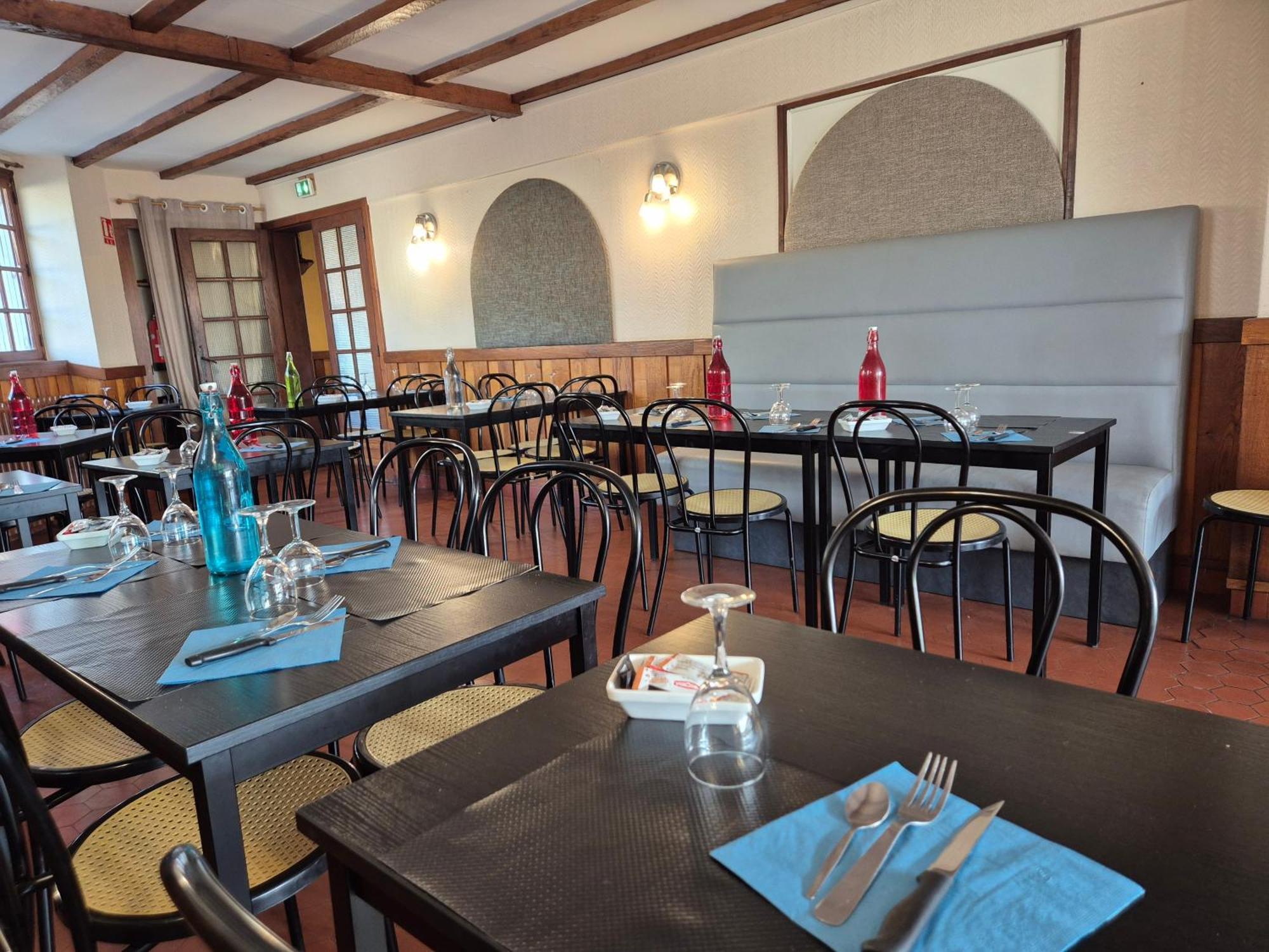 Logis Hotel Restaurant L'Oustal Naves  Eksteriør bilde