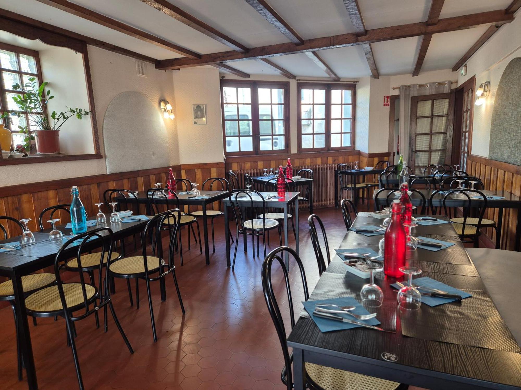 Logis Hotel Restaurant L'Oustal Naves  Eksteriør bilde