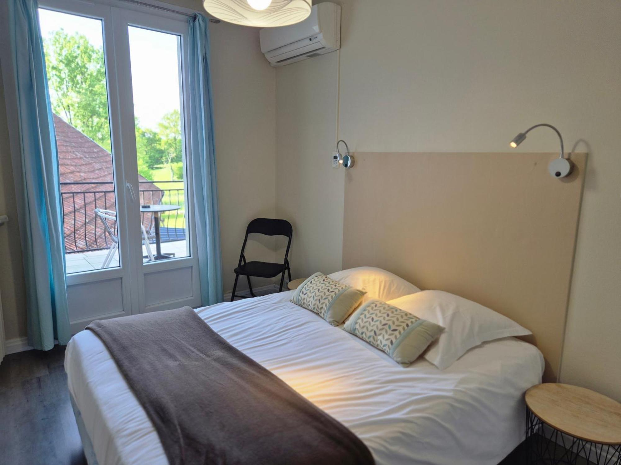 Logis Hotel Restaurant L'Oustal Naves  Eksteriør bilde
