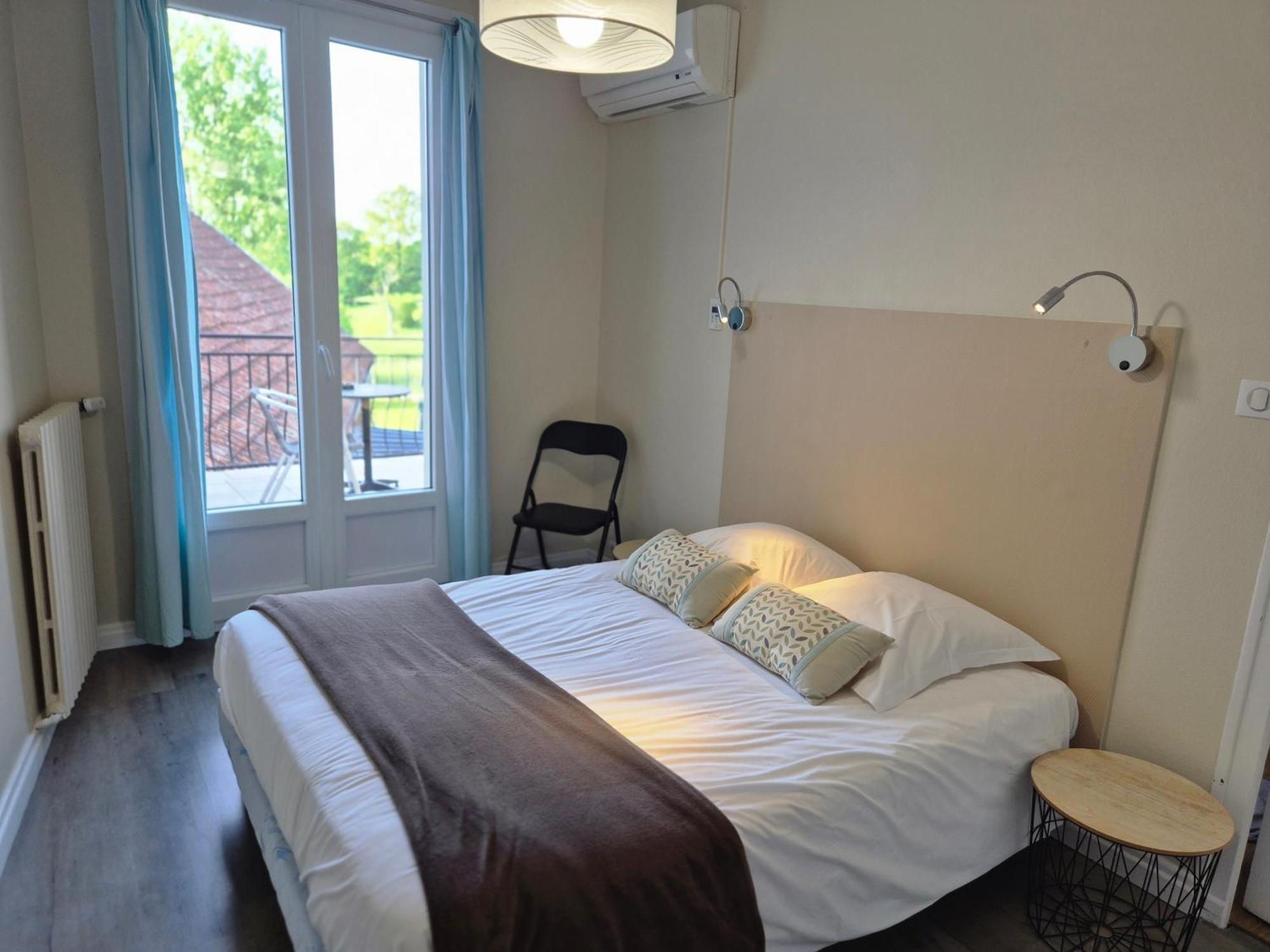 Logis Hotel Restaurant L'Oustal Naves  Eksteriør bilde